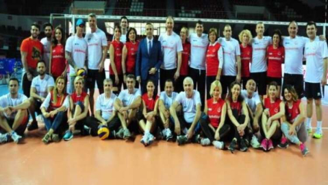 Voleybol Etkinlikleri'nde 4000 Kişi